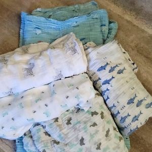 5 receiving blankets/swaddles